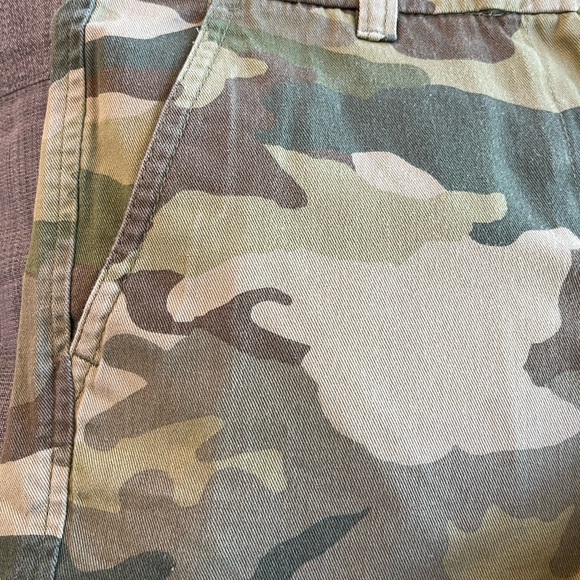 J. Crew Women’s Sz 00 Chino Casual Shorts. 1 Light Blue & 1 Camo - Picture 6 of 10